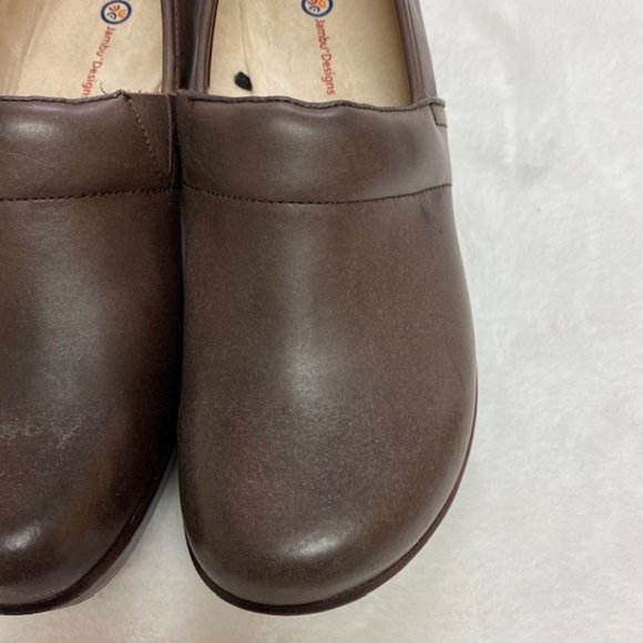 LIKE NEW JBU by Jambu CORDOBA Brown Clogs, size 10M - Picture 5 of 13